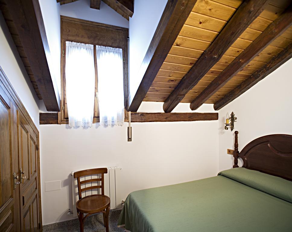 Apartamentos Casa Buisan Broto Quarto foto