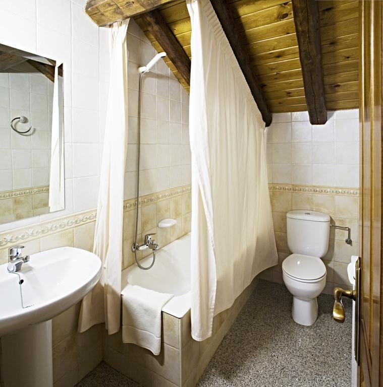 Apartamentos Casa Buisan Broto Quarto foto