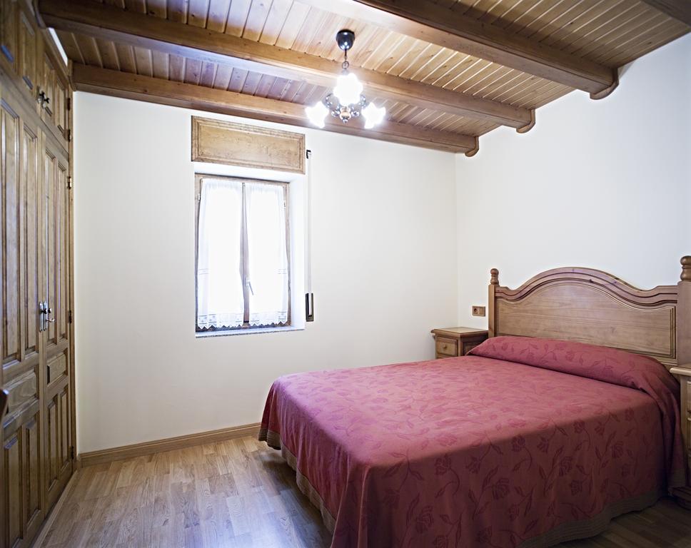 Apartamentos Casa Buisan Broto Quarto foto
